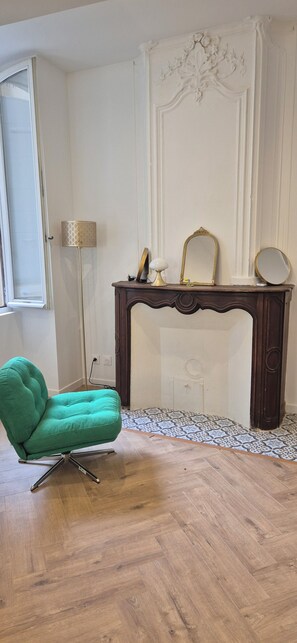 Interior - Renovated apartment overlooking inner courtyard in the historic center of Arles (Arles)