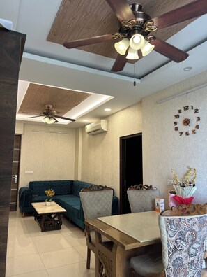 Dining - Fully Furnished Independent Luxury Flat at Casa Luxoria. hotel-style hospitality (Jalandhar)