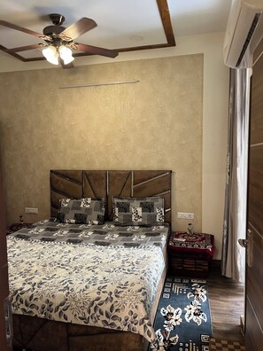 Room - Fully Furnished Independent Luxury Flat at Casa Luxoria. hotel-style hospitality (Jalandhar)