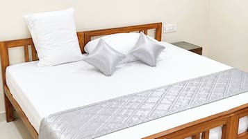 Bộ đồ giường kháng dị ứng, bàn, phòng cách âm