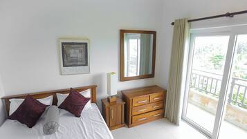 3 chambres, fer et planche à repasser, Wi-Fi gratuit, draps fournis