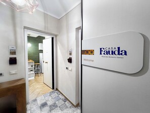 Interior - Fauda House 1, in the historic center of Palermo (palermo)