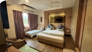 Room - Silverador Boutique Hotel (Thane)