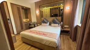 Room - Silverador Boutique Hotel (Thane)