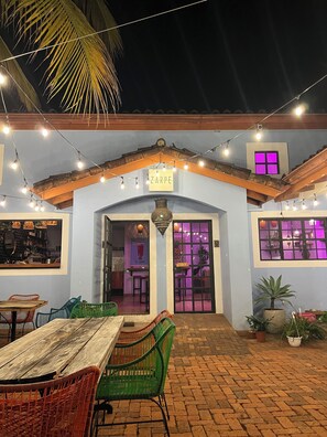 Outdoor dining - Tropical Escape at Green Life (Playas Del Coco)