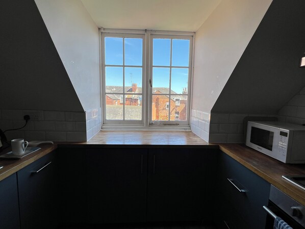 Fridge, microwave, oven, stovetop