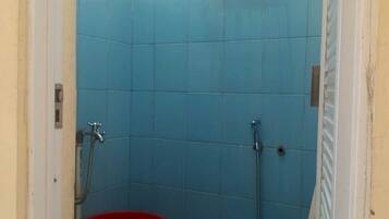 Suite | Bilik Mandi