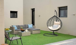 Huoneisto, näköala pihalle | Terassi/patio