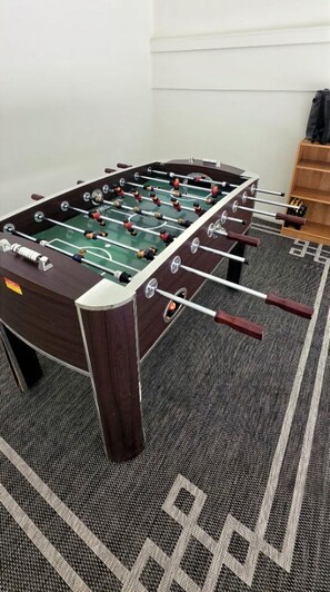 Games room - New 3-bedroom house in Bella Vista near the new OZ Bike Park (Bella Vista)