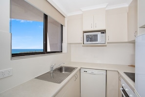 Private kitchen - Voyager Resort (Gold Coast)