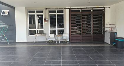 Serambi Kasih Homestay 3Bedroom with Fully Air-Conditioned in Kotasas Kuantan.
