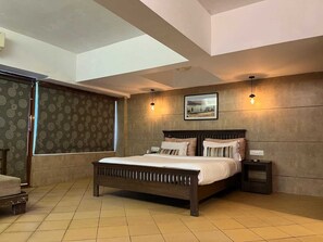 1 bedroom, iron/ironing board, free WiFi, bed sheets - Silverador Resort Club (Mira Bhayandar)
