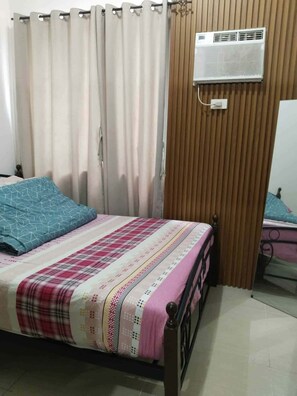 Internet - Perfect 1-bedroom condo with AC in charming Pasay City (Pasay City)