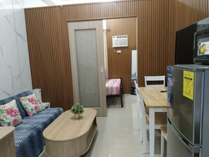 Interior - Perfect 1-bedroom condo with AC in charming Pasay City (Pasay City)
