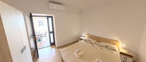 Studio, plusieurs chambres, patio