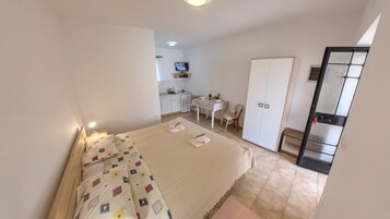 Estúdio, vários quartos, varanda | 1 quarto