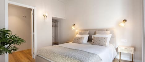 WiFi, bed sheets, wheelchair access