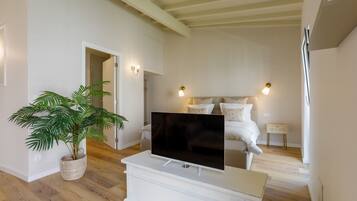 WiFi, bed sheets