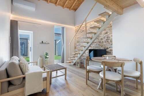 Vila Santa Luzia 2 with Shared Pool, Wi-Fi and Air Conditioning