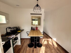 Private kitchen - Vrbo Property (Marseille)