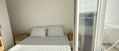 1 chambre, fer et planche à repasser, Wi-Fi, draps fournis