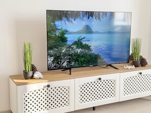 Interior - Hannah Mare Apartment by Tok (Golem)