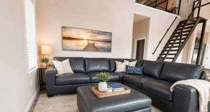 Waterfront Retreat | Hot Tub, Outdoor Kitchen & Private Dock
