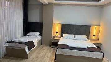 Classic Twin Room | Free WiFi