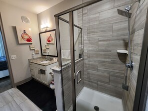 Bruser, håndklæder, Toiletpapir
