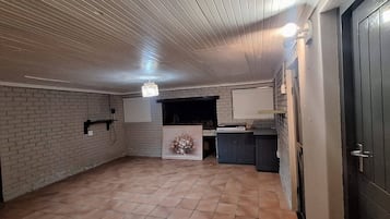 House, 4 Bedrooms, Accessible, Smoking | Interior
