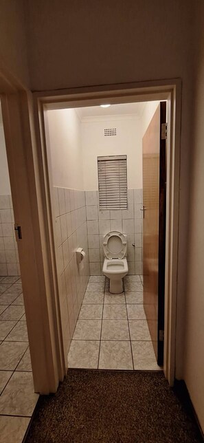 Bathroom - H&L Self-catering Accommodation (Bonnievale)