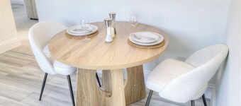 Central Maidstone | Parking | Sleeps 4 | Wi-Fi
