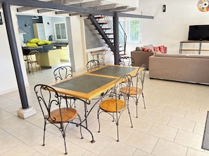 Dining - Villa in a residential neighborhood in Uzès (Uzès)