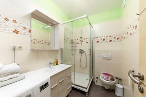 Family Apartment, Multiple Bedrooms (Pool and Garden Apartment Hortenzija) | Bathroom - Pool and Garden Apartment Hortenzija (Kostrena)