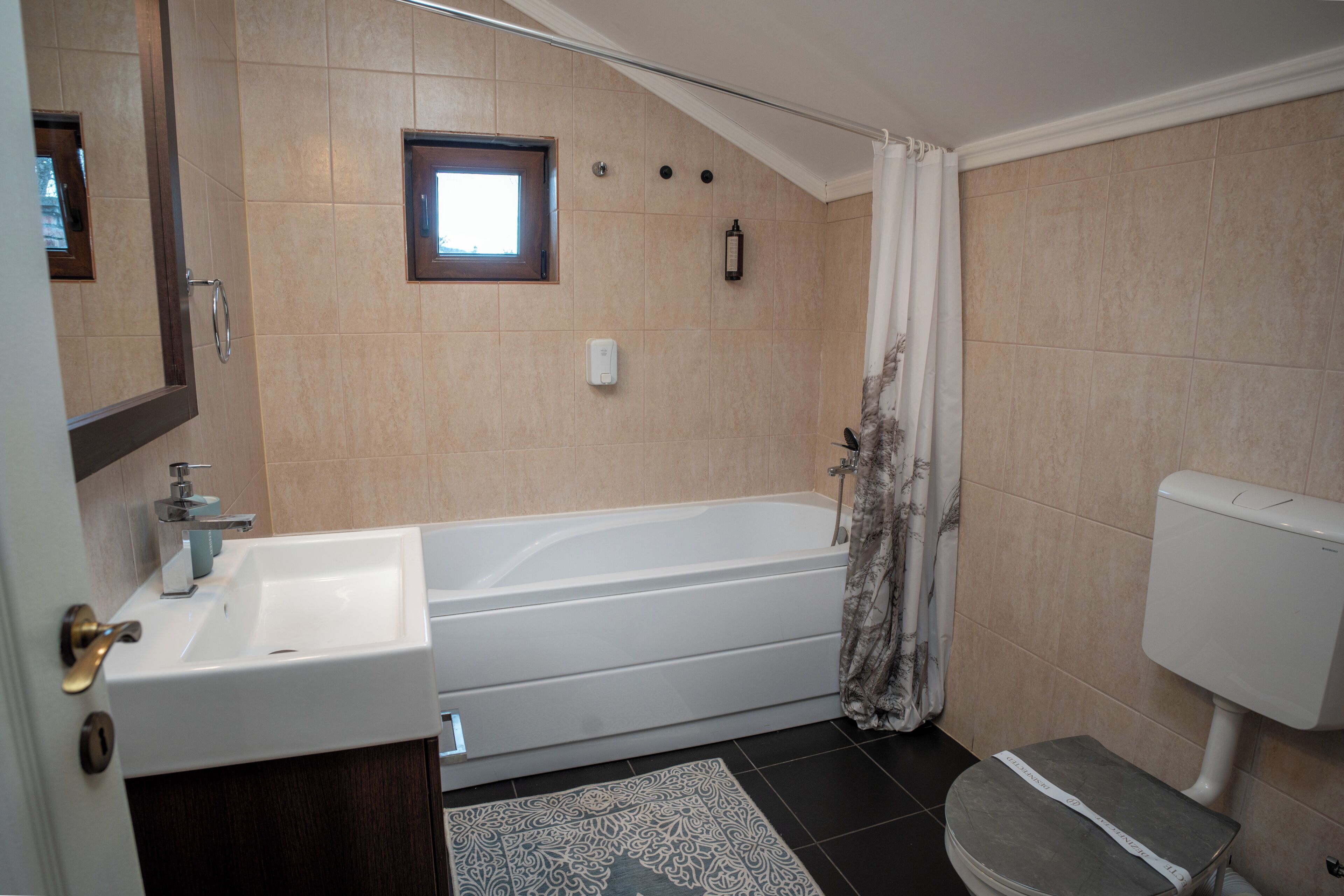 Apartment, Courtyard View | Bathroom