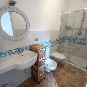 Double or Twin Room, Pool View | Bathroom