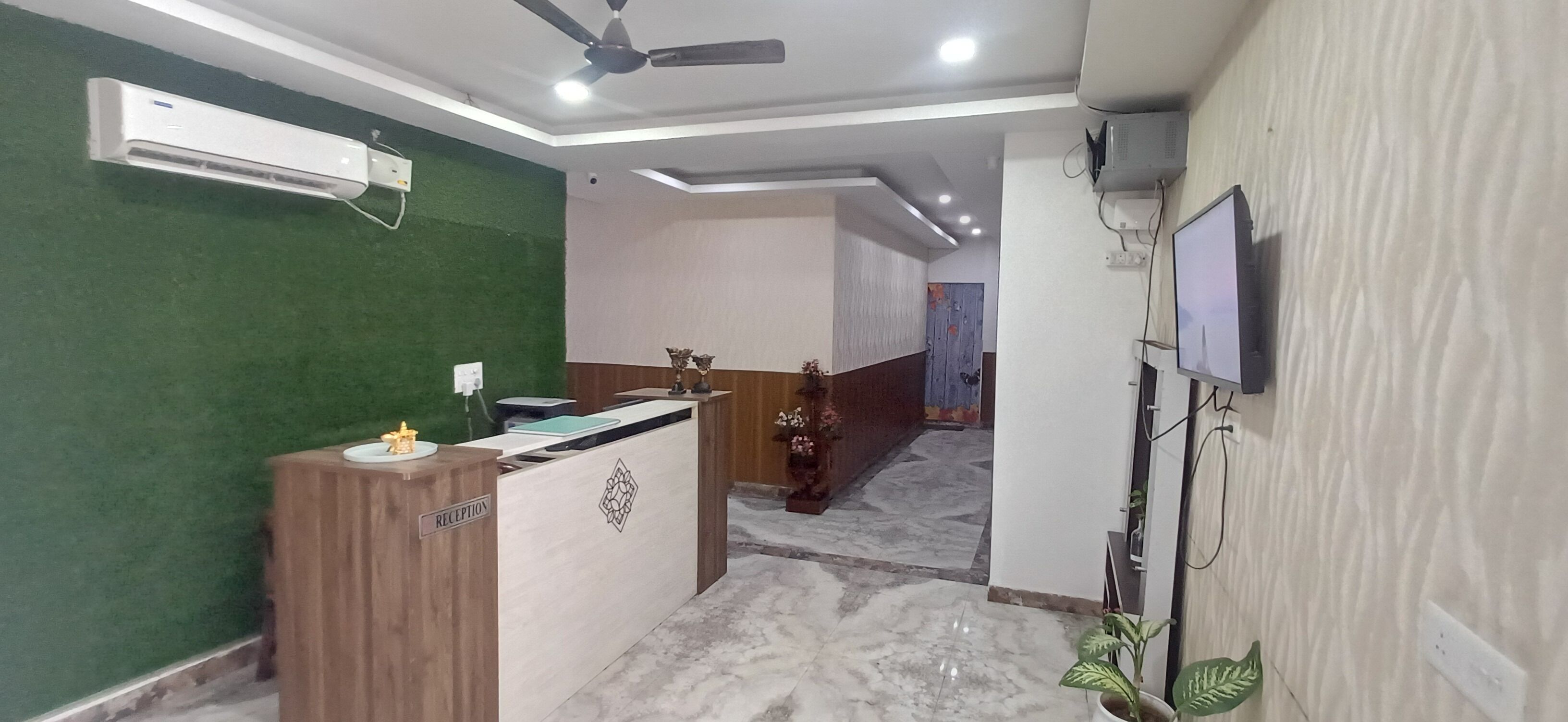 Superior Suite, 1 Bedroom | Living area