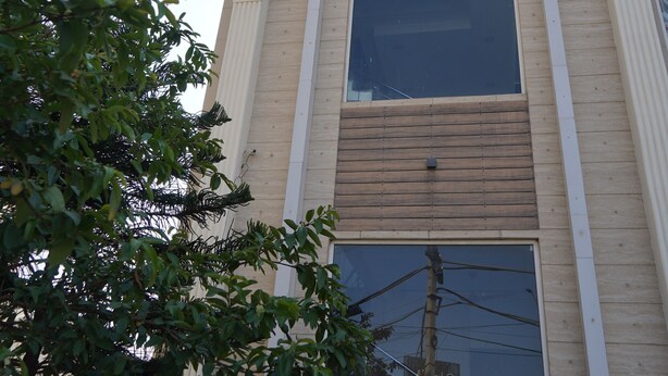 A building with a sign that reads 'HOTEL AMOUR.' - Hotel Amour Chandigarh Zirakpur (Zirakpur)