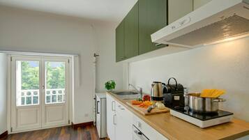 Standard Apartment, 2 Bedrooms, Air conditioning (Maroggia Apt 2 Near The Lake for 5) | Private kitchen