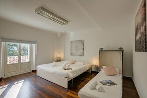 Room - Maroggia Apartments Near The Lake (Maroggia)