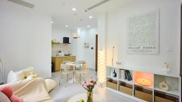 Deluxe Apartment, 1 Queen Bed with Sofa bed, Balcony | Living area