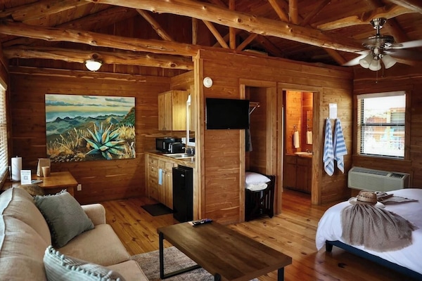Standard Single Room, Patio | Free WiFi
