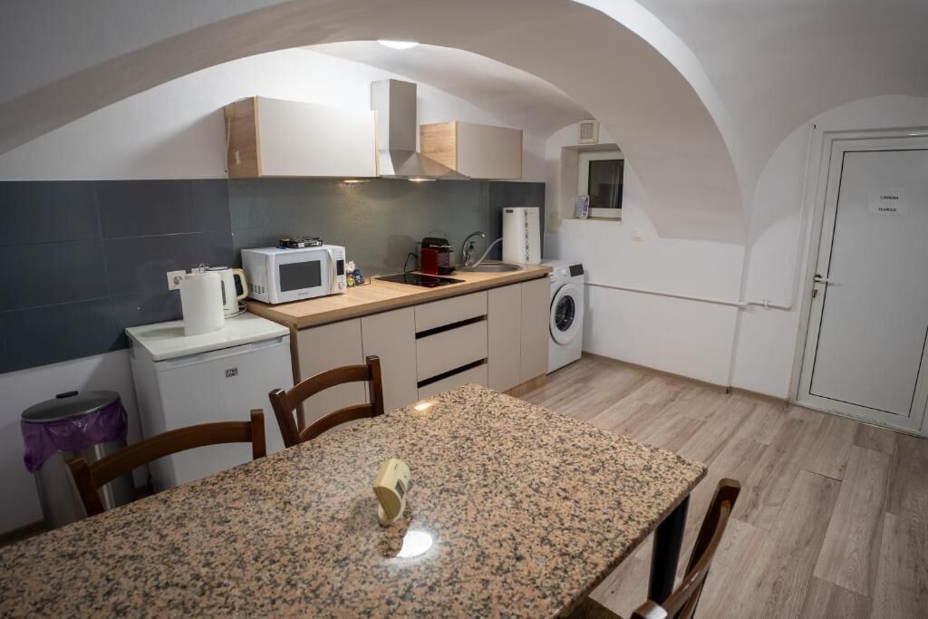 Apartment, City View | Private kitchen