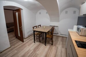 Apartment, City View | Tempat makan