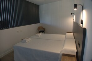 Condo, Balcony | Individually decorated, individually furnished, laptop workspace - IG Apartamentos (Palas de Rey)