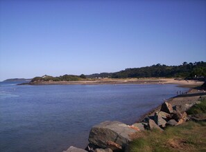 Beach nearby - Vrbo Property (paimpol)