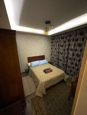 Iron/ironing board, WiFi, bed sheets - Stylish Downtown Cairo Apartment with Balcony View & Prime Location (Cairo)