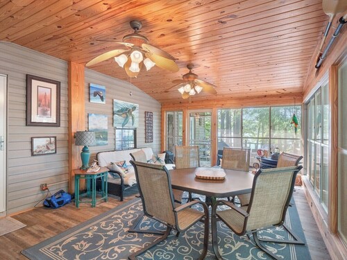 Island Cottage - Budget-friendly, cozy and charming cottage!