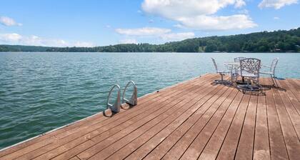 Island Cottage - Canoes and Kayaks for guests to use! Budget-friendly!