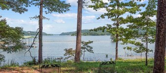 Island Cottage - Canoes and Kayaks for guests to use! Budget-friendly!